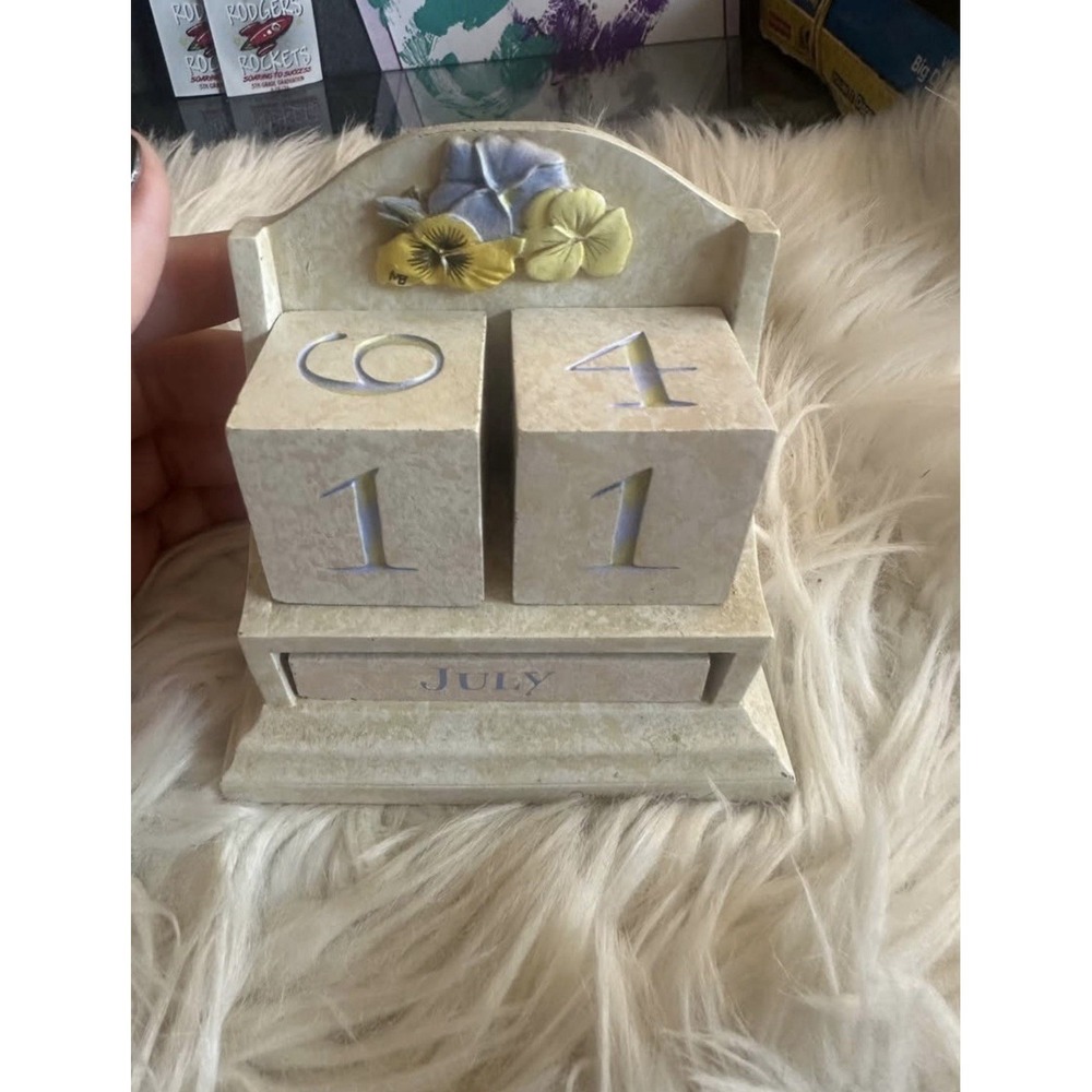 HALLMARK Marjolein Bastin Block Calendar w/Blue/Yellow Flowers & Numbers Signed
